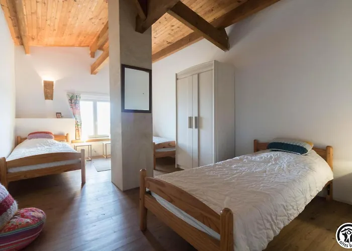 Holiday home Le Des Oiseaux Montbernard